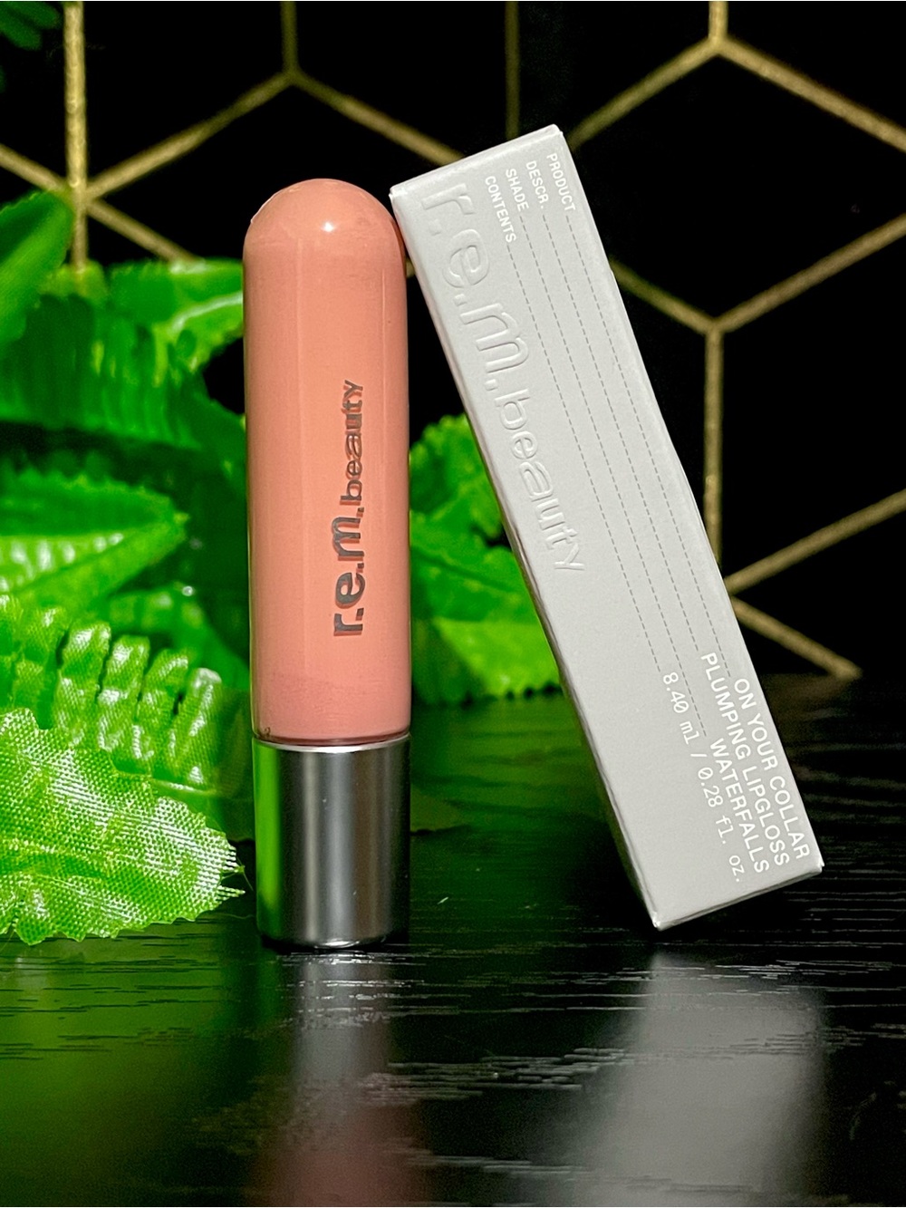r.e.m. beauty On Your Collar Plumping Lip Gloss – Shade: Waterfalls